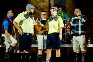  La Murgota de Telde estrena con éxito en Gáldar su espectáculo 'Los chicos del coro'/TA.